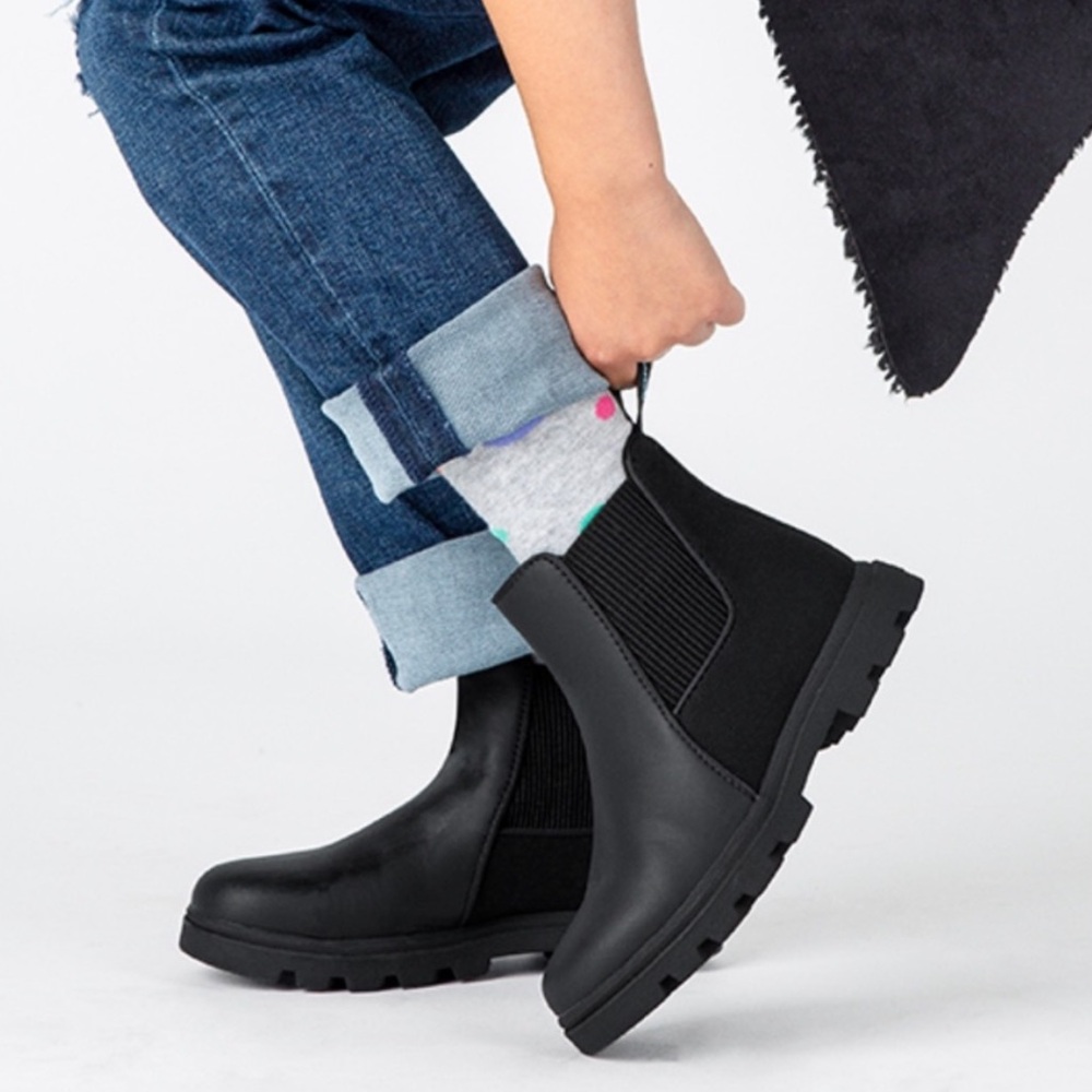 Native Kensington Chelsea black boots girls size 4